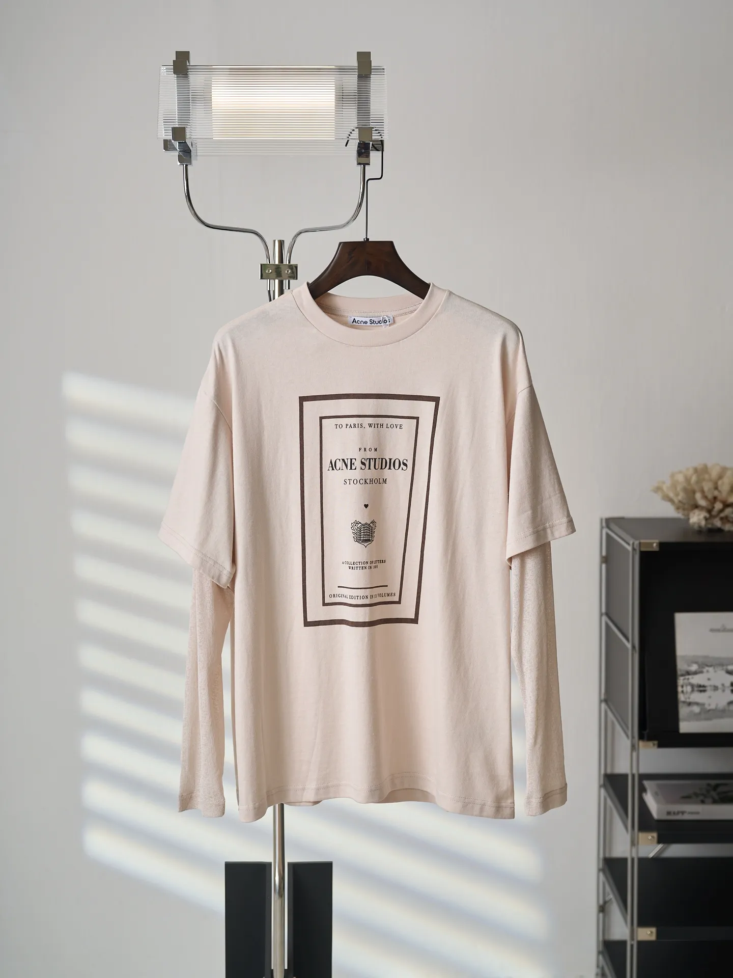 【 】Acne Studios T 【In Stock】XS S M L ：12 G ：32 G ：100% T ， ， Retro ， 。 ， ， 。 12 ， 、 ， ， ， Retro T 。 100% ， ， ， 。 ， Rebound， 。 ， ， 。 12 ， 。 、 ， Retro 。